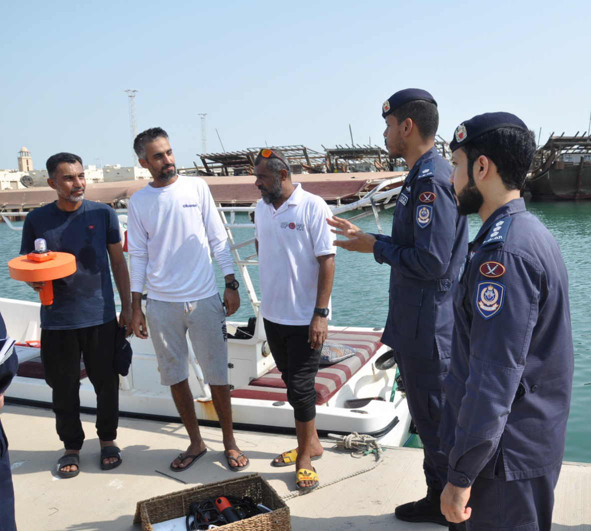 خفر السواحل تنظم حملة توعوية بالتعاون مع بابكو إنرجيز لمرتادي البحر<